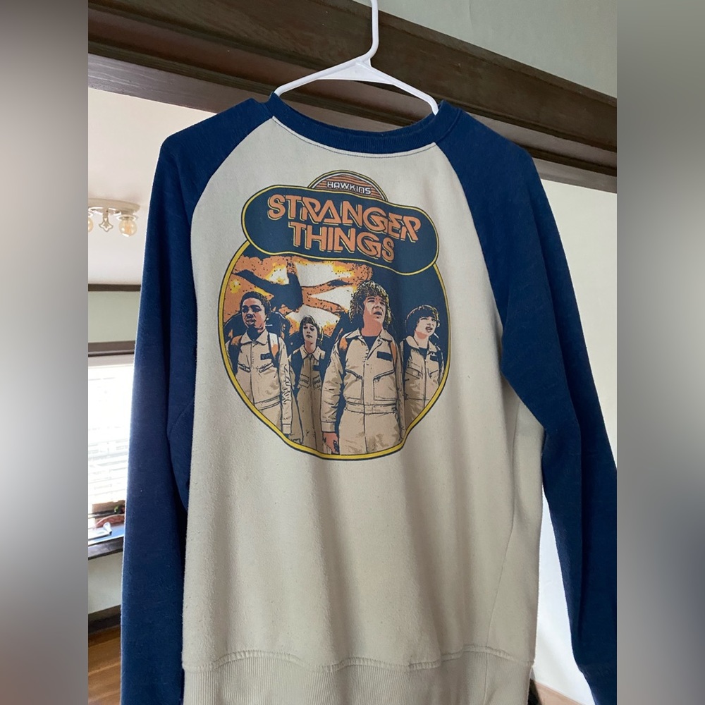 Great quality. Netflix Stranger Things sweater